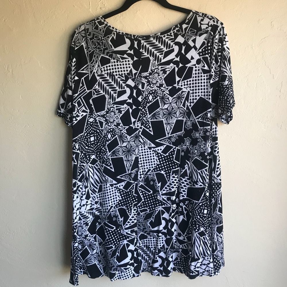 Lularoe Perfect Tee - Picture 7 of 8